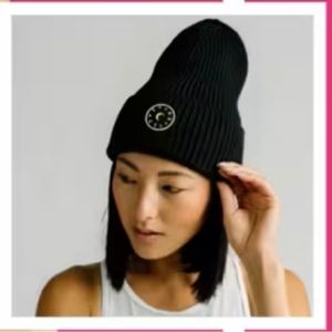 Zyia Black Gad Valley Beanie NWT